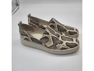 EUC snakeskin VINCE python snake sneakers slip on 9 m